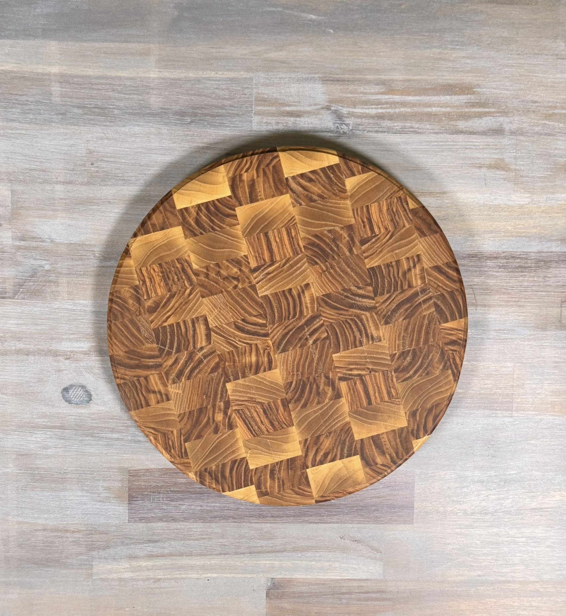 With the Gritz Custom Endgrain Cutting Board | 12 inch Round | B-Stock