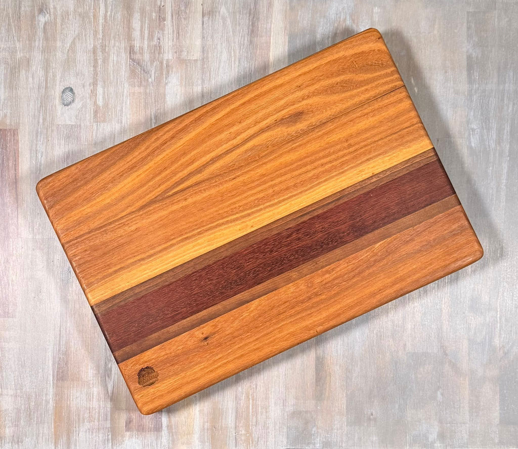 With the Gritz Gilling Board | Handles | Juice Groove | 19 x 13 x 2|