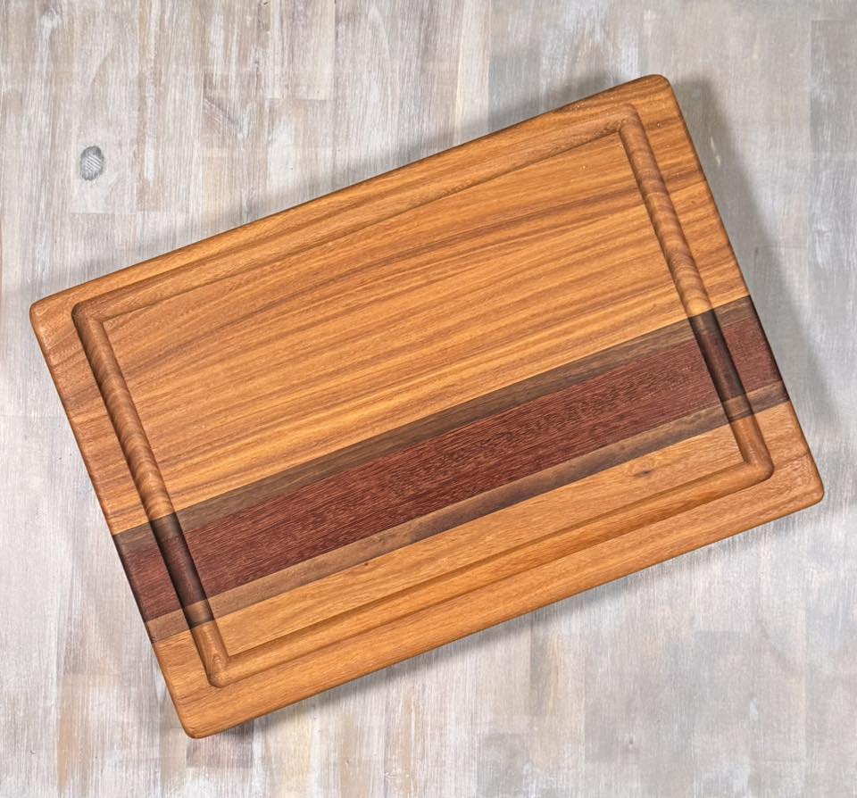 With the Gritz Gilling Board | Handles | Juice Groove | 19 x 13 x 2|