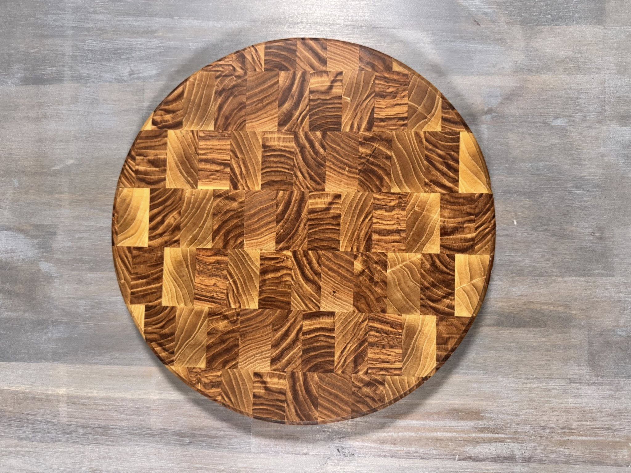 With the Gritz Custom 12" all End Grain Round | Ash