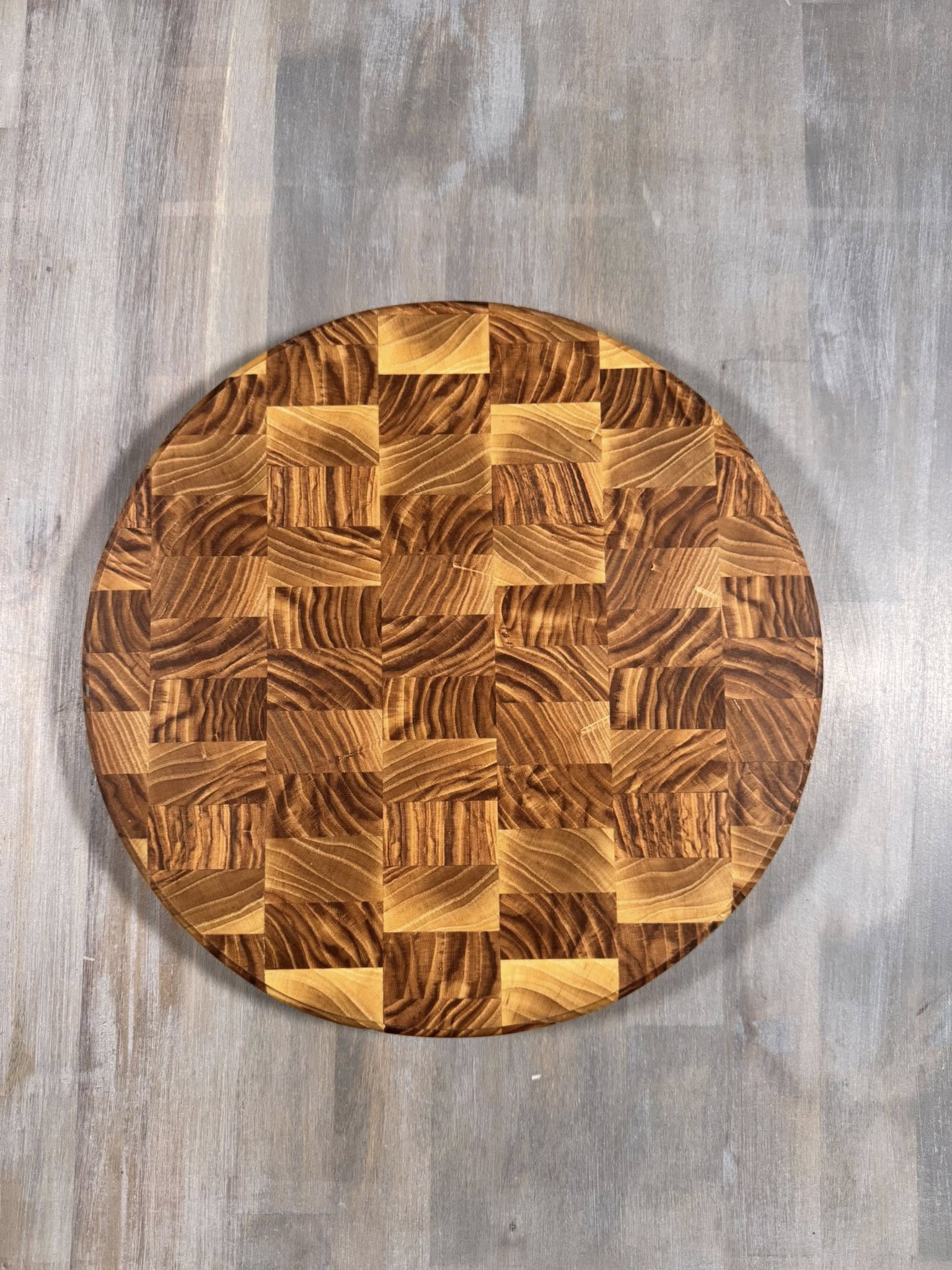 With the Gritz Custom 12" all End Grain Round | Ash