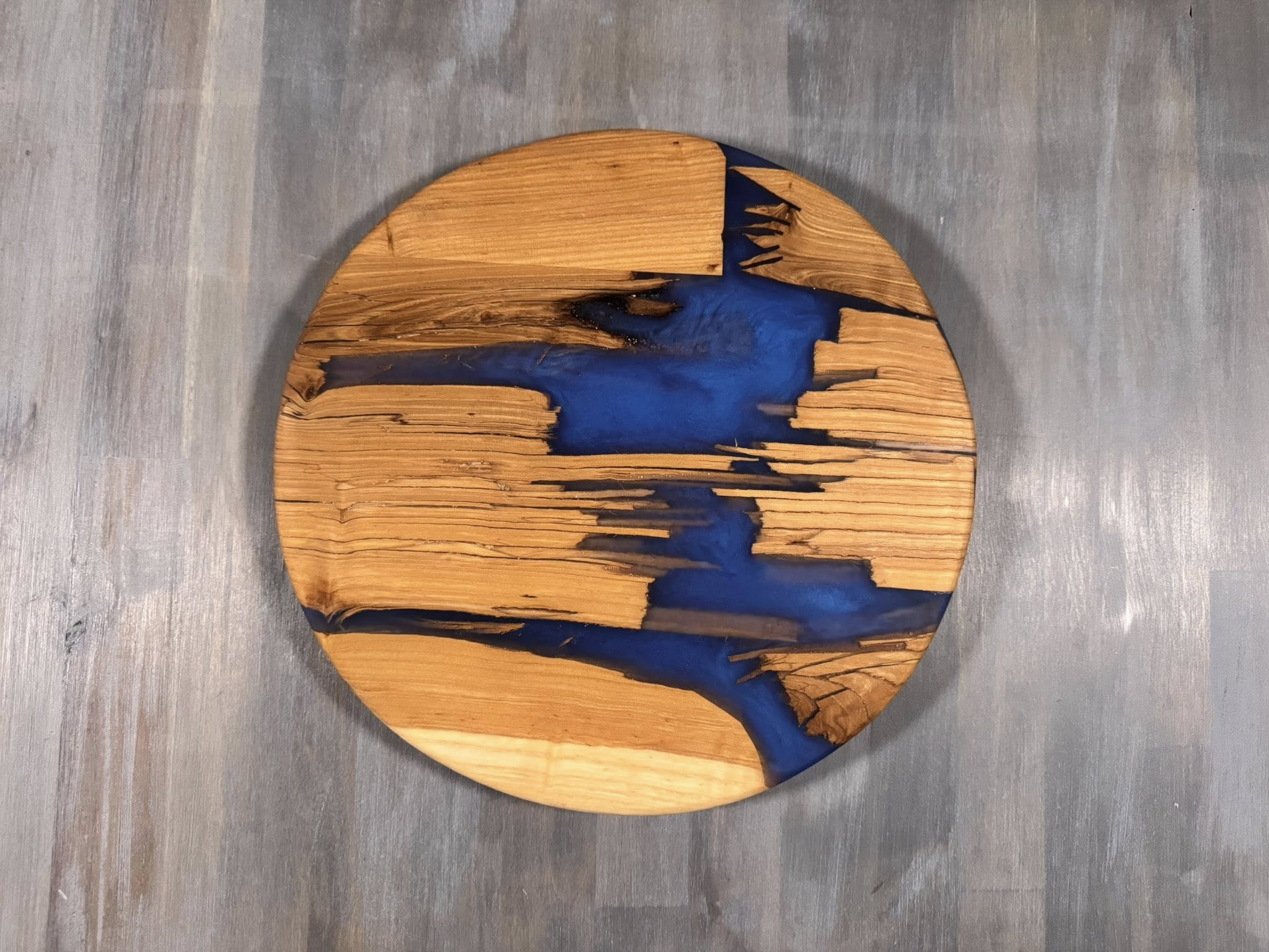 With the Gritz Custom Round Epoxy Tray | Ash | Translucent Blue