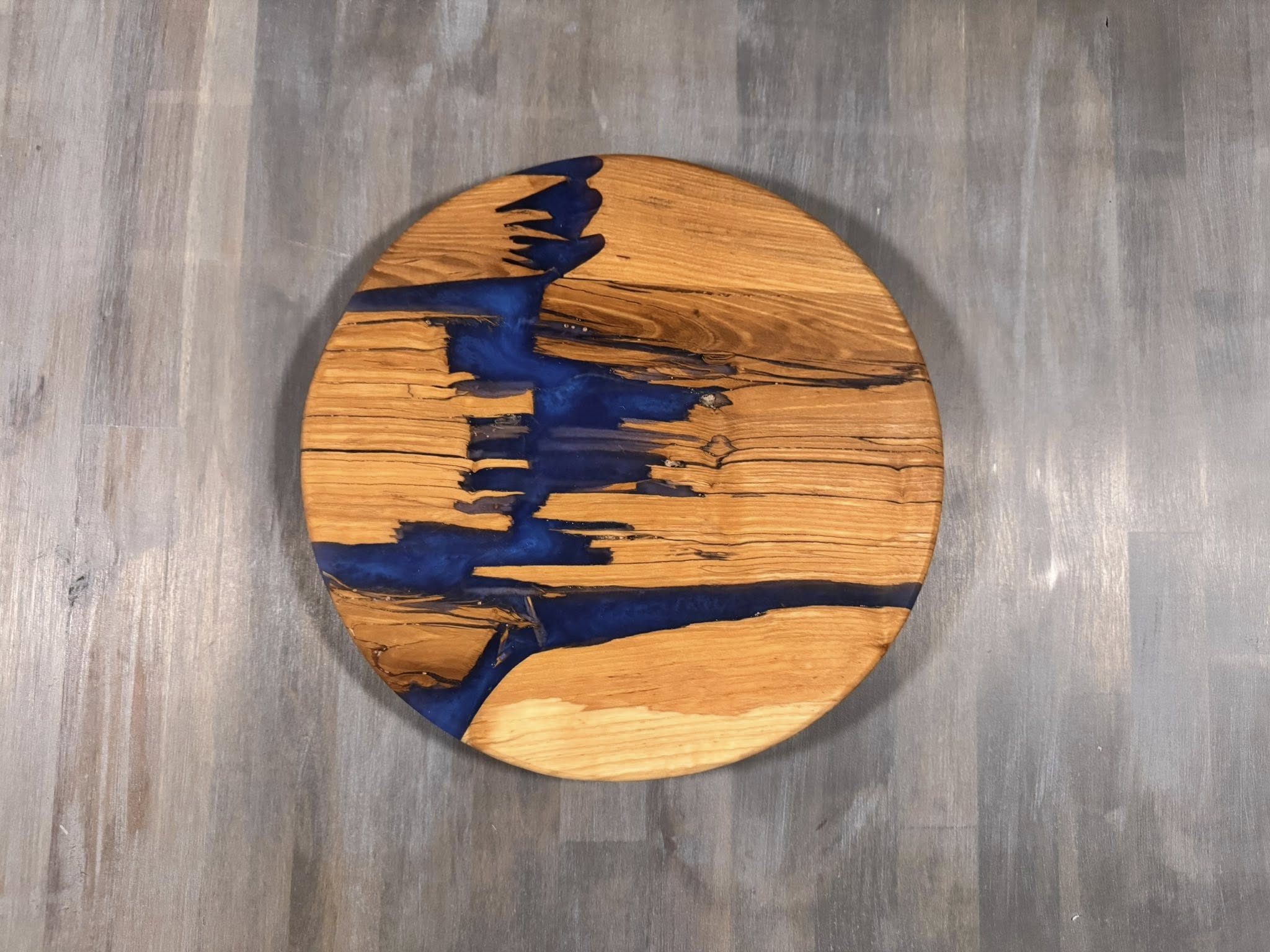 With the Gritz Custom Round Epoxy Tray | Ash | Translucent Blue