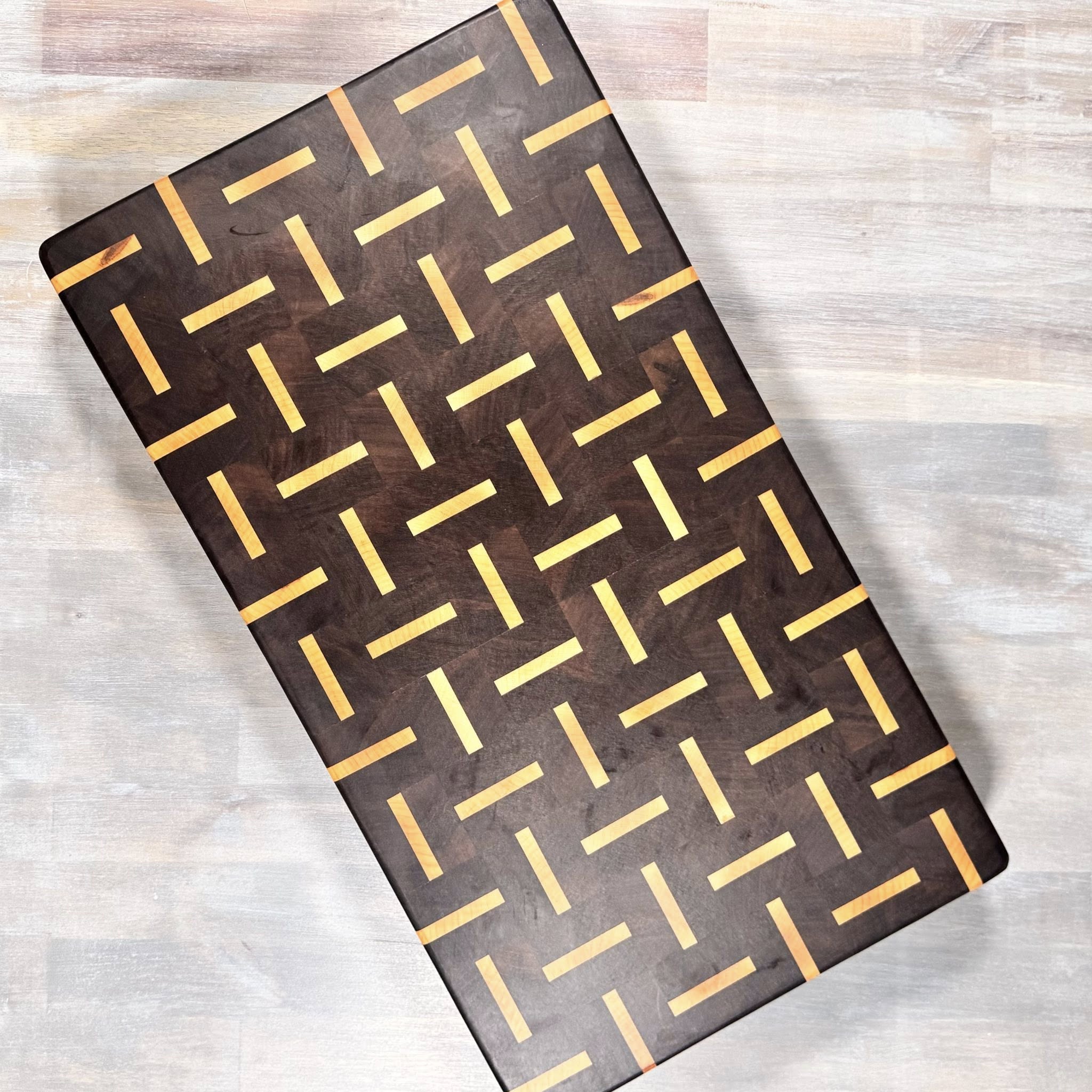 With the Gritz Legacy Zig-Zag |Walnut Maple | 19 x 11