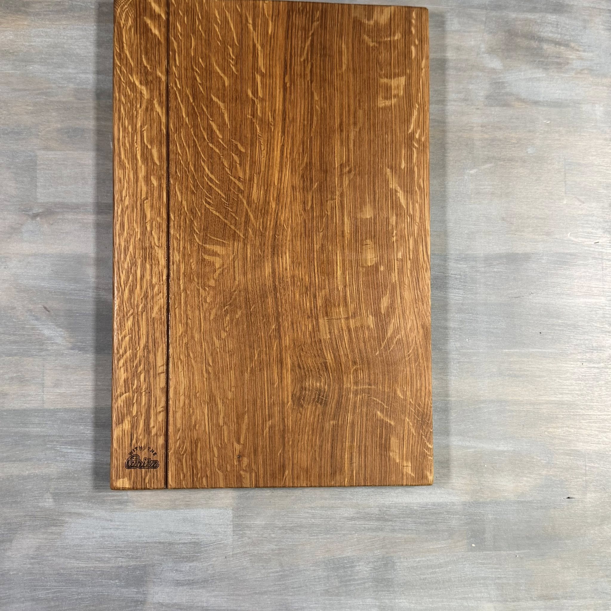 With the Gritz Custom Book Cutting boards | Single | Oak